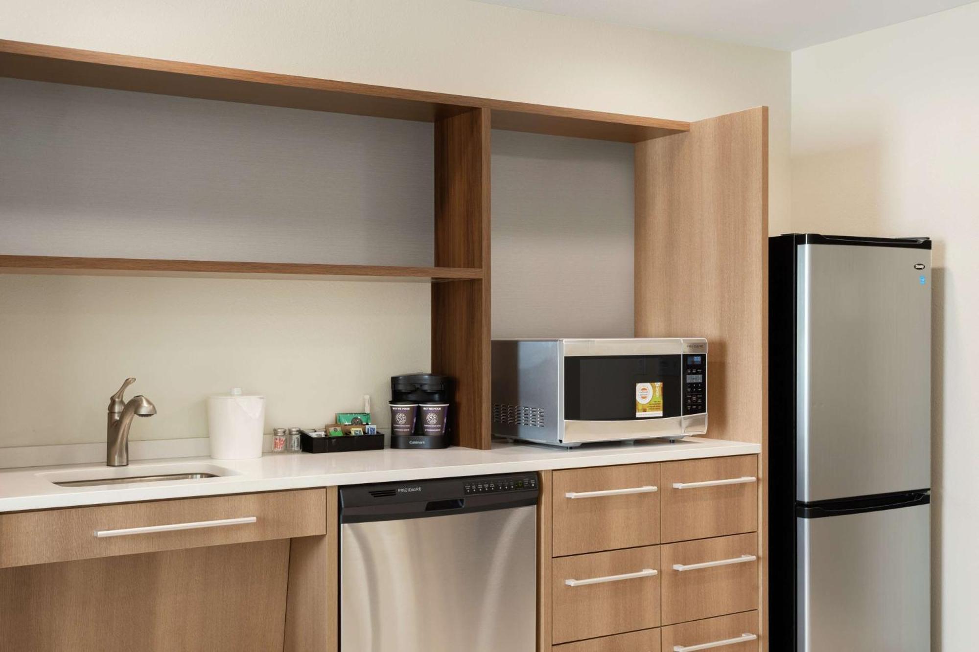 Home2 Suites By Hilton Warminster Horsham מראה חיצוני תמונה